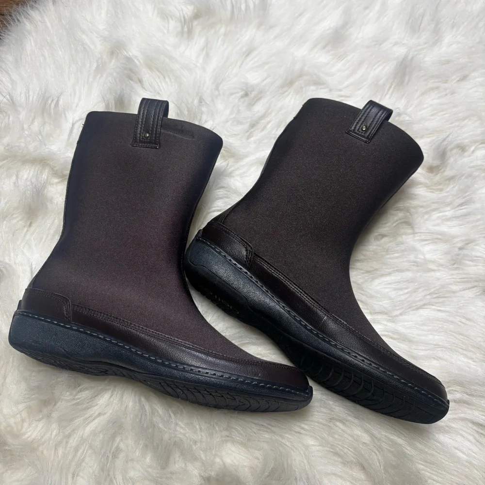 Berries by Aetrex Mid Calf Neoprene Boots in Brown and Black size 7 women’s